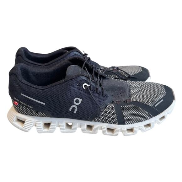 On Cloud Running Shoes – Women’s Size 9 (EU 40.5) – Black/White - Picture 1 of 7